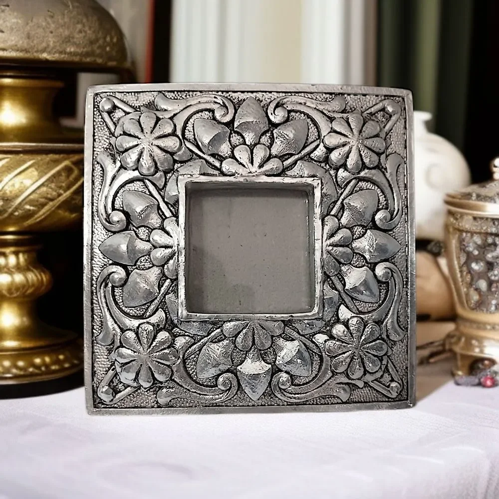 Vintage Ornate Resin Picture Photo Frame Silver Tone Floral Scroll‎ 6x6 Medieval